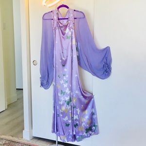 Valentino gorgeous gown with shrug. Size 8. Italy.